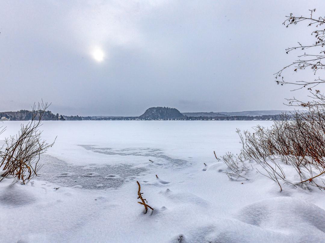 Accès au plan d'eau